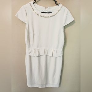 Tahari- Women's Short Sleeve Gold Neckline Dress